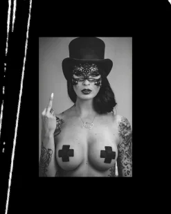 Disturb Artists Sini Ariell Fuck You t-paita - Musta Clearance