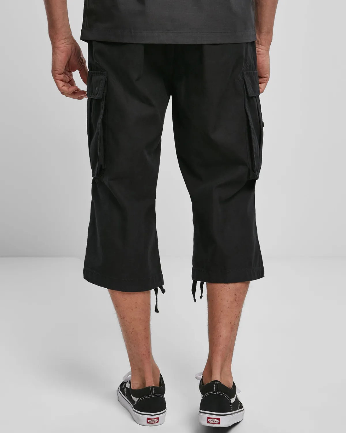 Brandit Industry 3/4 reisitaskushortsit - Musta Hot