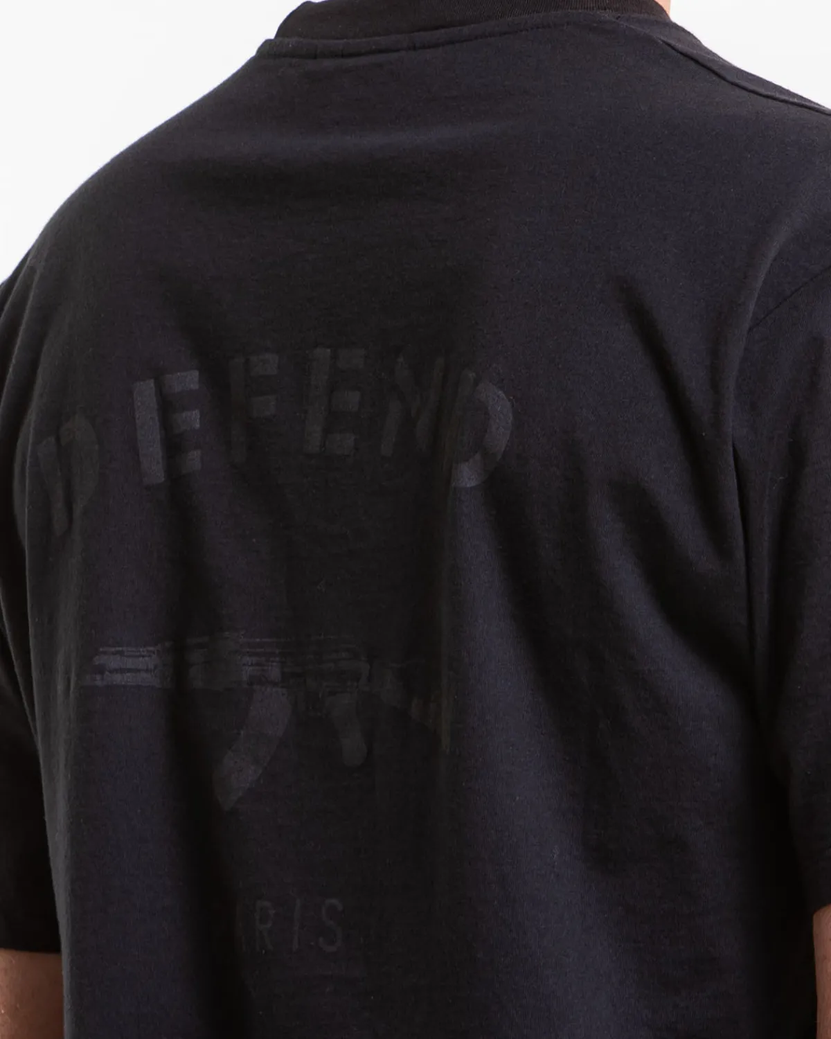 Defend Paris slide t-paita - Musta Outlet