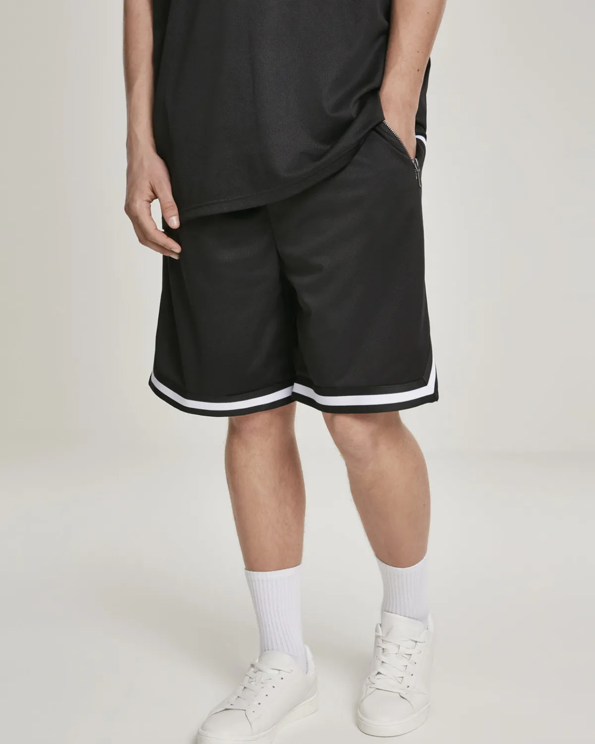 Urban Classics Stripe mesh shortsit - Musta/Valkoinen New