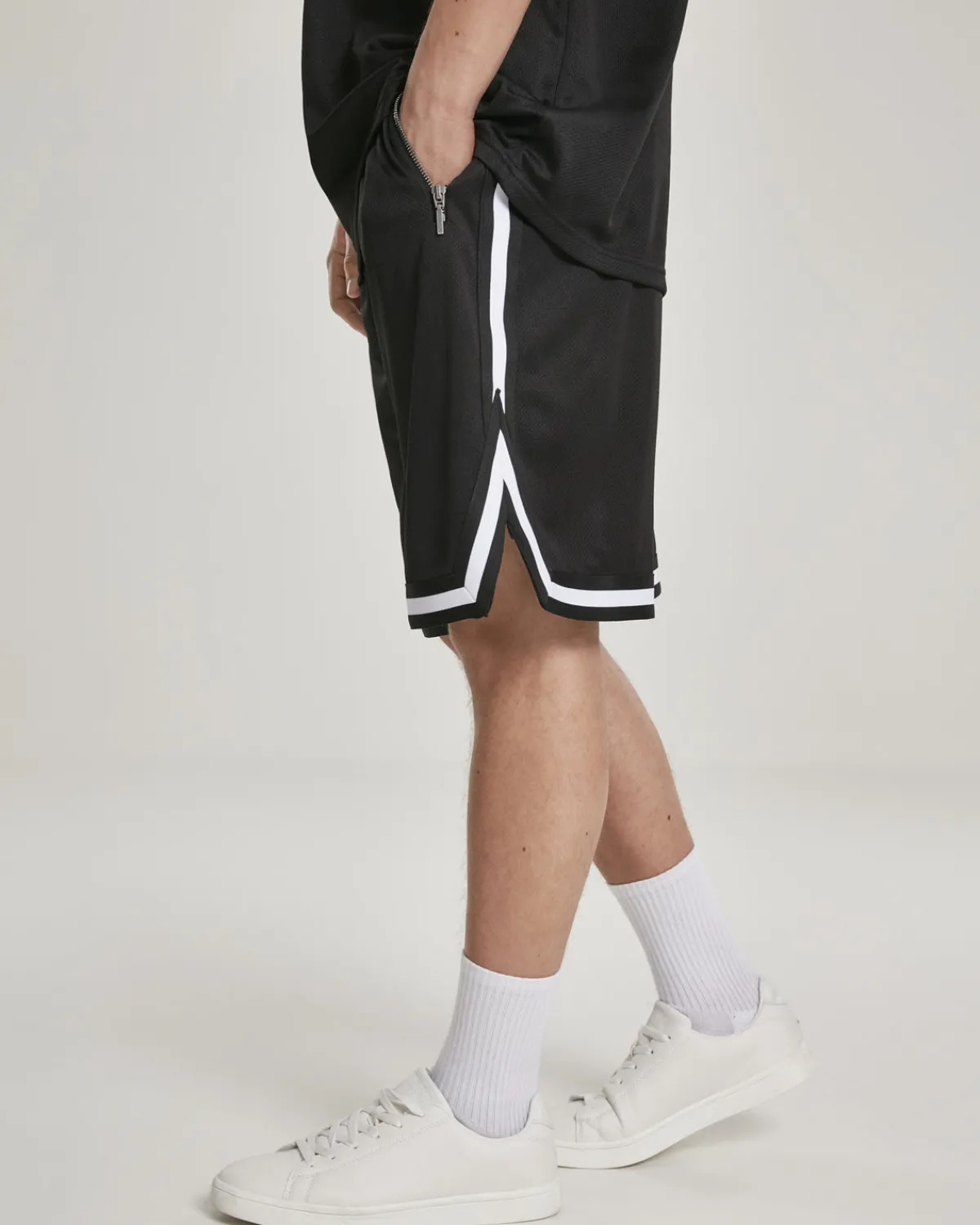 Urban Classics Stripe mesh shortsit - Musta/Valkoinen New